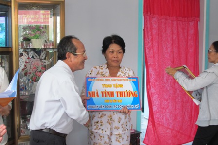 Hơn 184 tỷ đồng cho người nghèo và chiến sỹ biển đảo ảnh 1